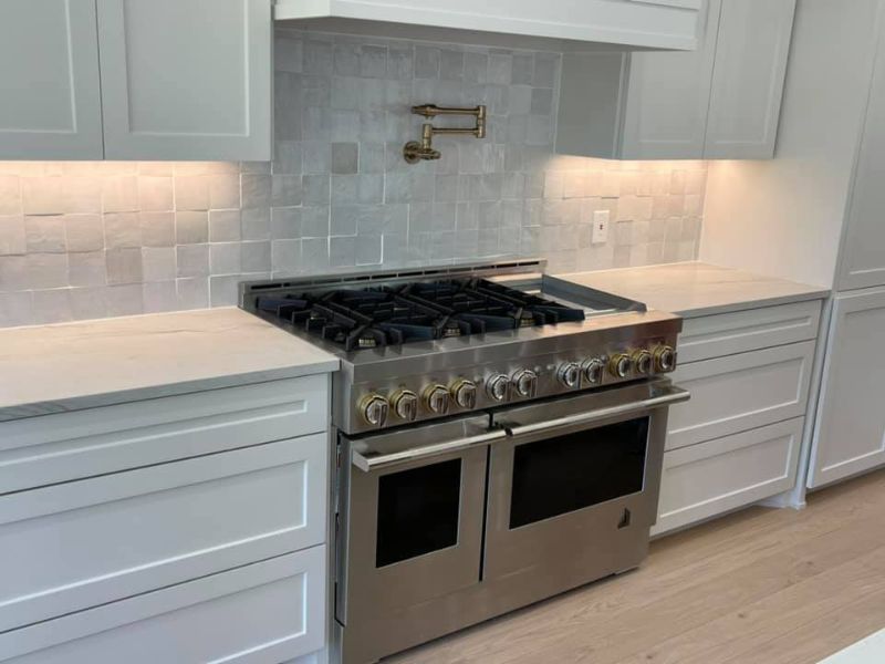 A picture of a gas stove.